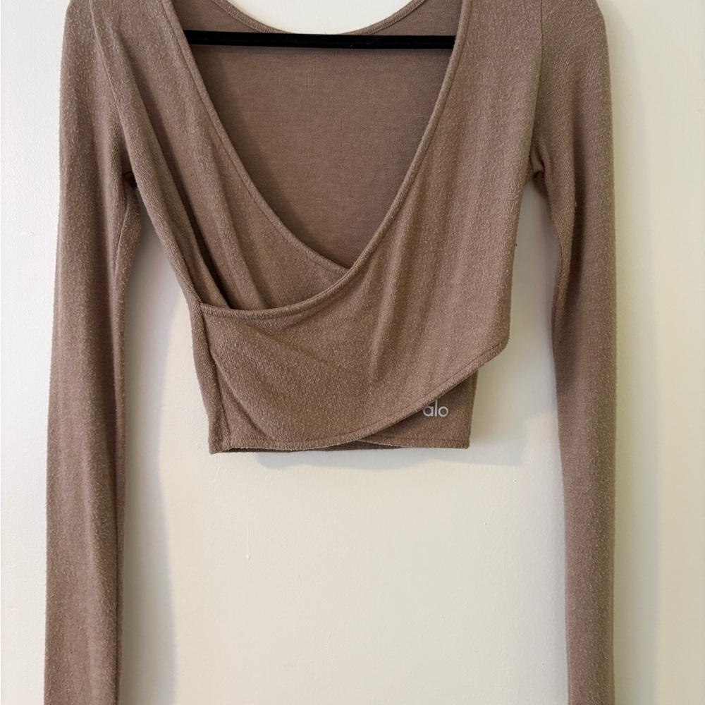ALO Yoga Women's Brown Long Sleeve Crop Top